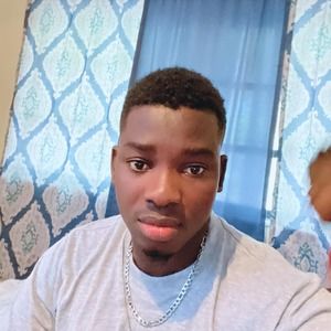 Meet your Posher, Emmanuel